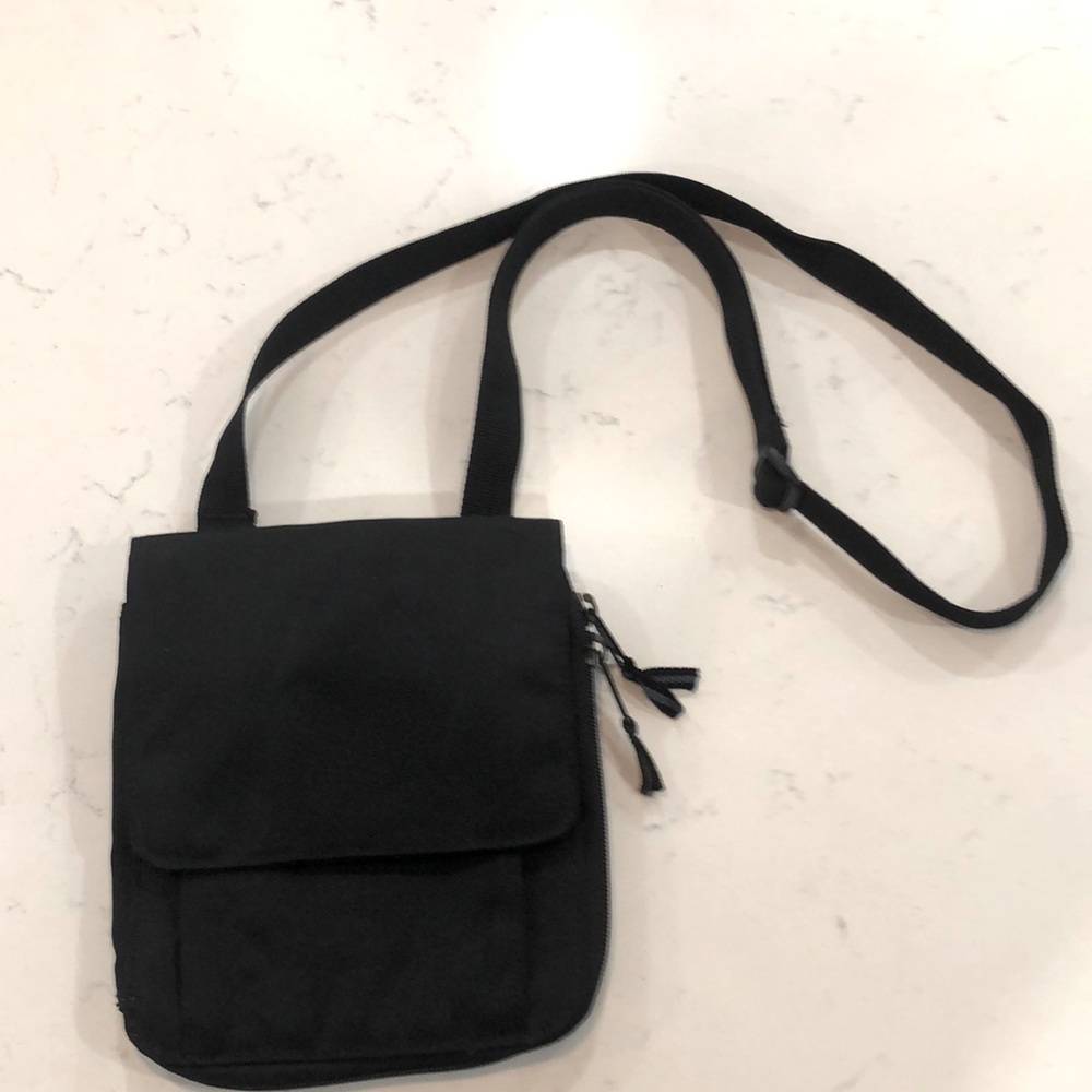 EDDIE BAUER Crossover Body Travel 12 Pockets Pouch Bag Black Adjustable Strap